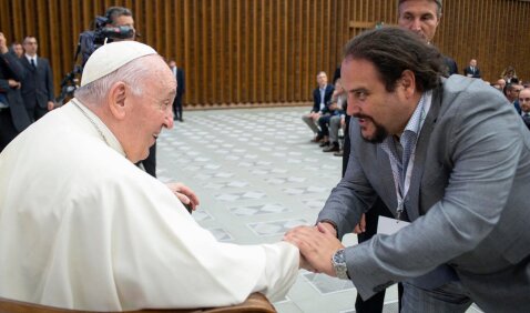 Dr. Iyad Aldajani with Pope Frances